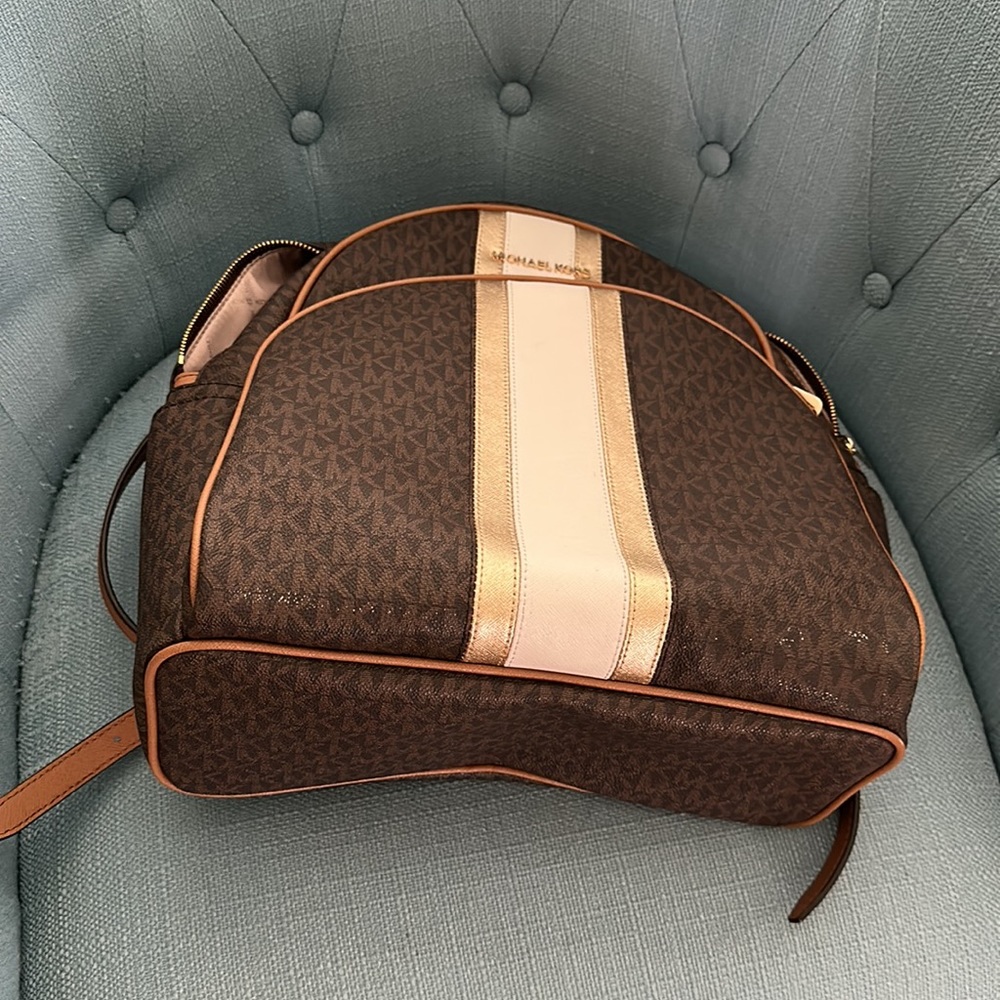 Michael Kors Backpack authentic - Picture 8 of 12